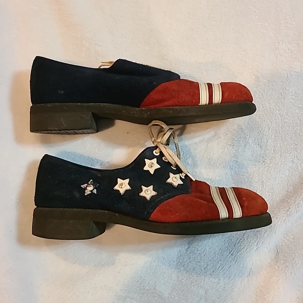 Marvelous Vintage Sbicca Suede Shoes - Picture 2 of 8